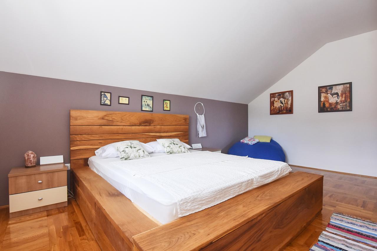 Apartment Larisa Gornji Karin Bagian luar foto