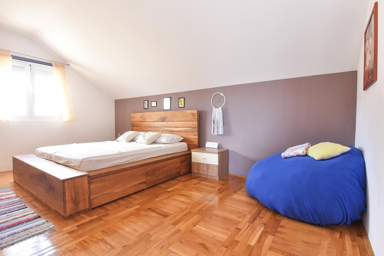 Apartment Larisa Gornji Karin Bagian luar foto